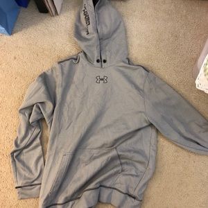Gray Women’s Under Armour Sweatshirt